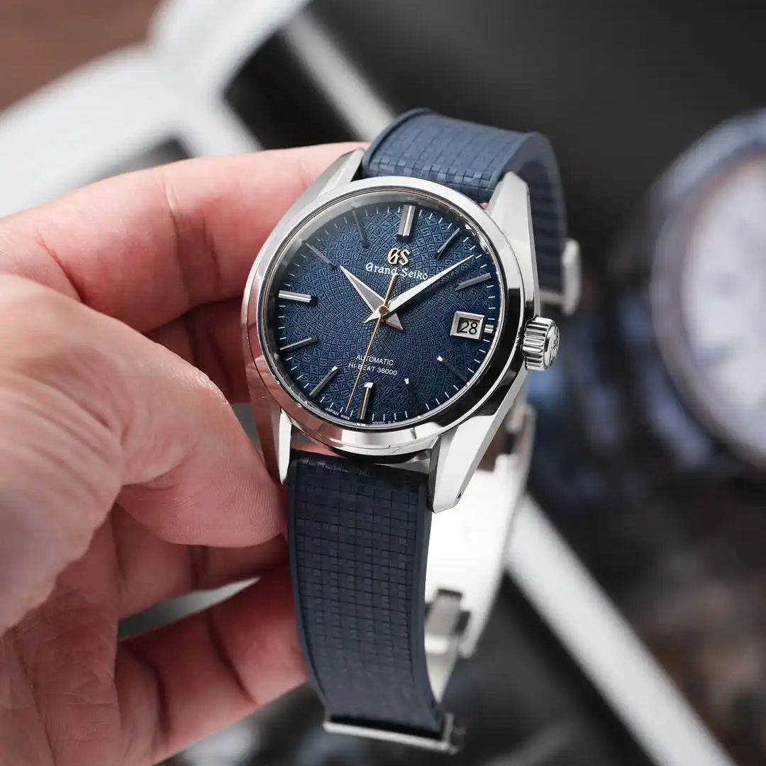 สําหรับ Grand Seiko Omega Spee - Cartier Watch Ballon Bleu บทวิจารณ์และราคา